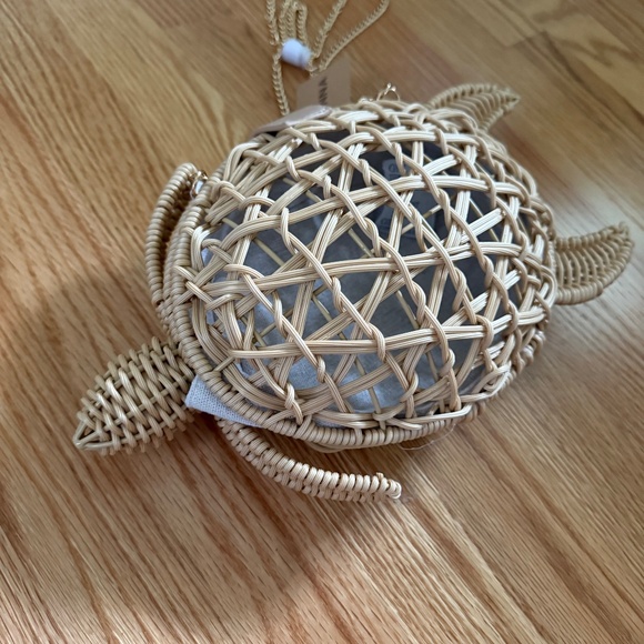 Viral Wicker Turtle Bag - Picture 3 of 6